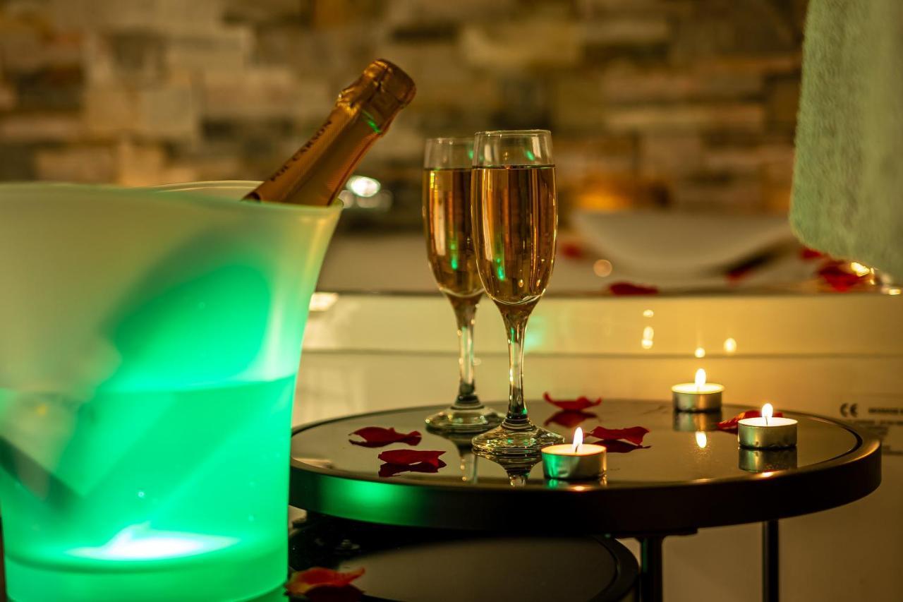 Апартаменты Cocon Relax - Jacuzzi - Cinema Монбельяр Экстерьер фото