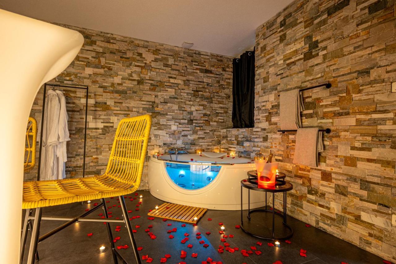 Апартаменты Cocon Relax - Jacuzzi - Cinema Монбельяр Экстерьер фото